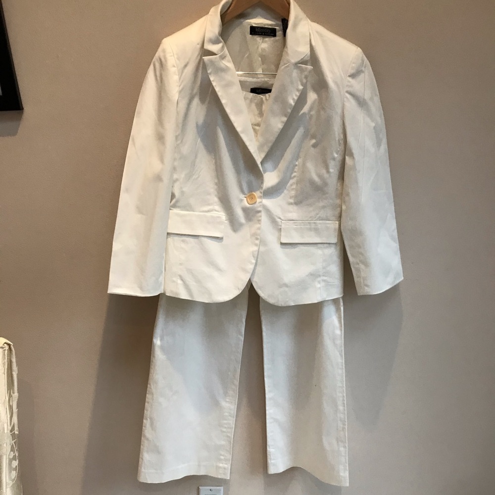 Lord and Taylor 2 pc white